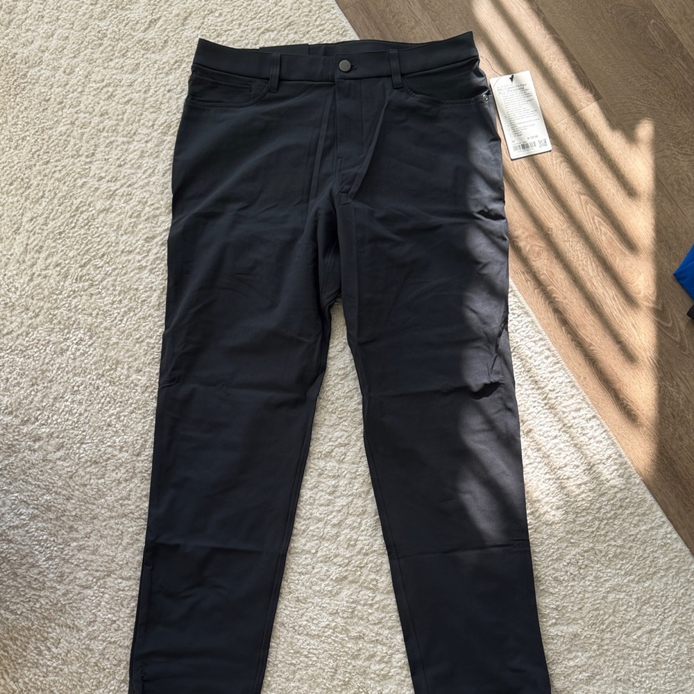 LuluLemon Men’s ABC Classic Pant